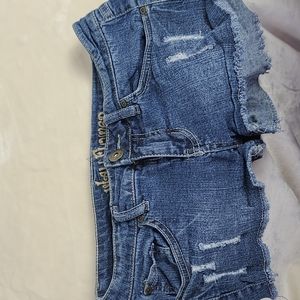 Wallflower junior girls' short distressed denim shorts .